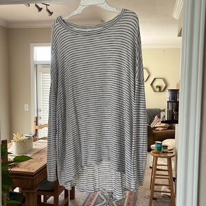 Black & White strip old navy long sleeve top